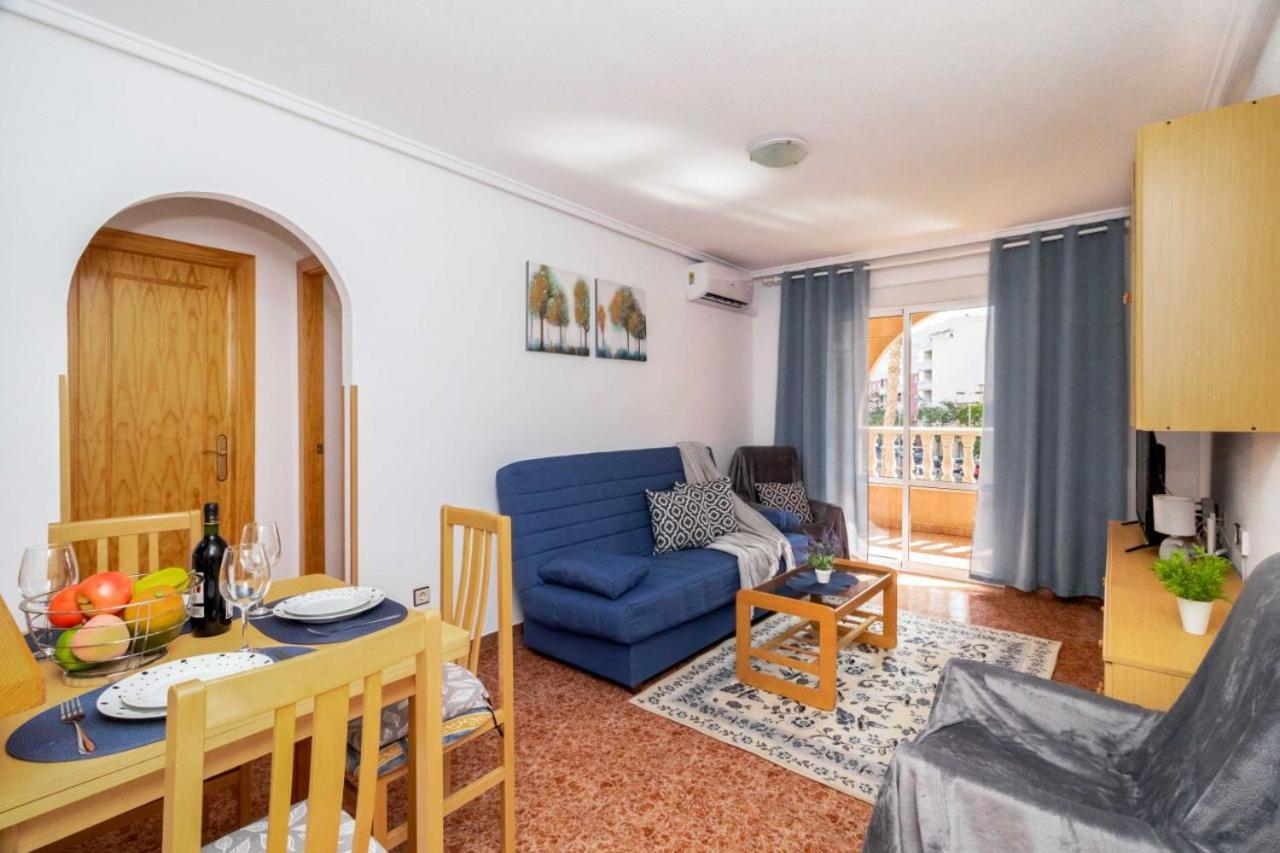 Apartamentos Villa Madrid Торрев'єха Екстер'єр фото
